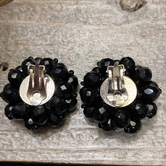 Gorgeous Estate Black Beaded Clip On Earrings! - Picture 2 of 4
